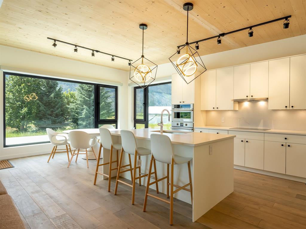 3085 Lois Road, Pemberton, BC, V0N 2L2 - 11