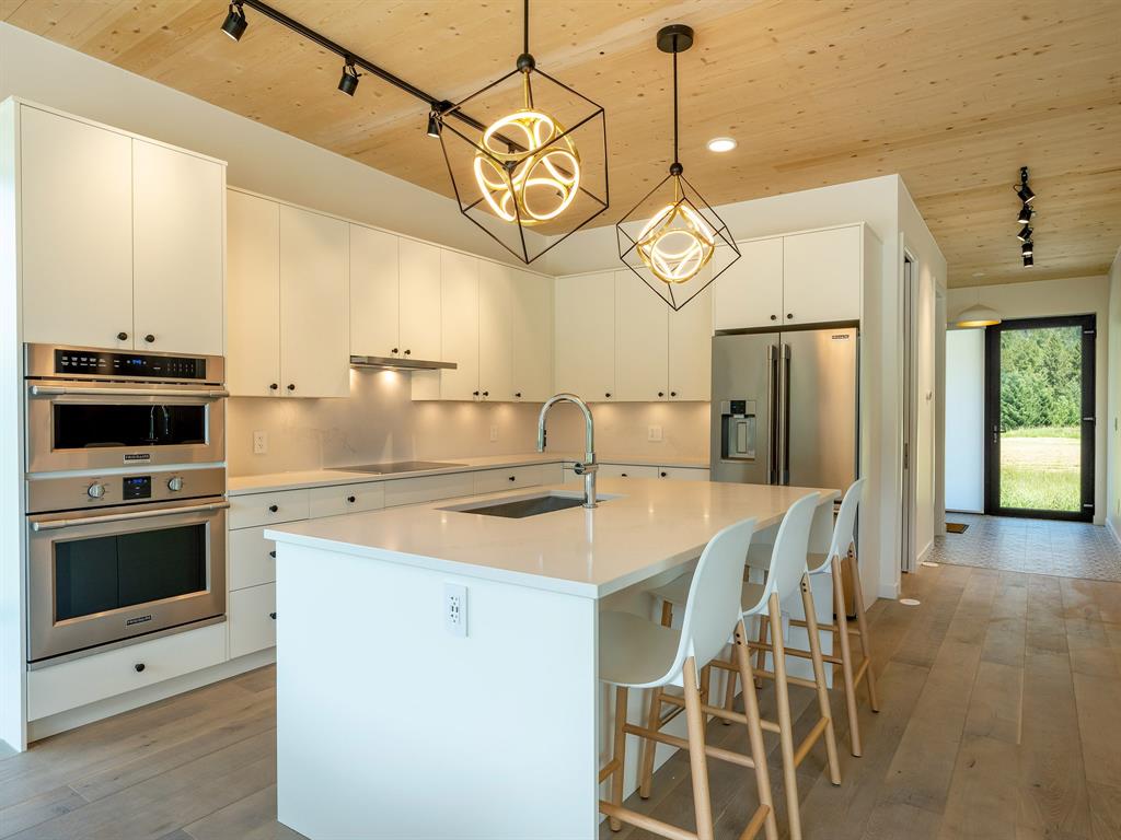 3085 Lois Road, Pemberton, BC, V0N 2L2 - 14