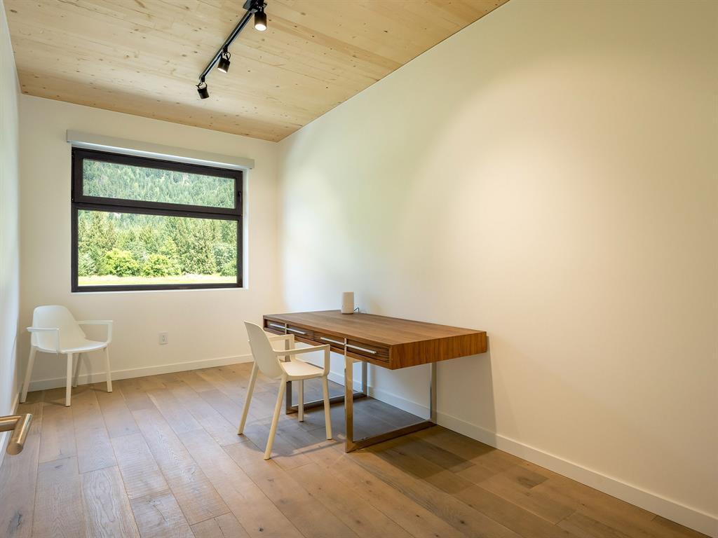 3085 Lois Road, Pemberton, BC, V0N 2L2 - 20