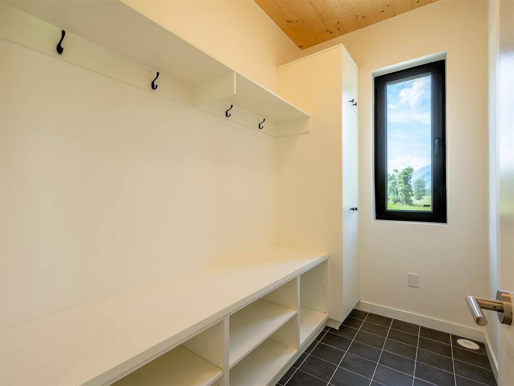 3085 Lois Road, Pemberton, BC, V0N 2L2 - 22