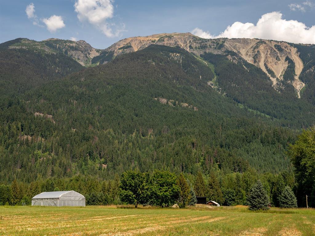 3085 Lois Road, Pemberton, BC, V0N 2L2 - 26