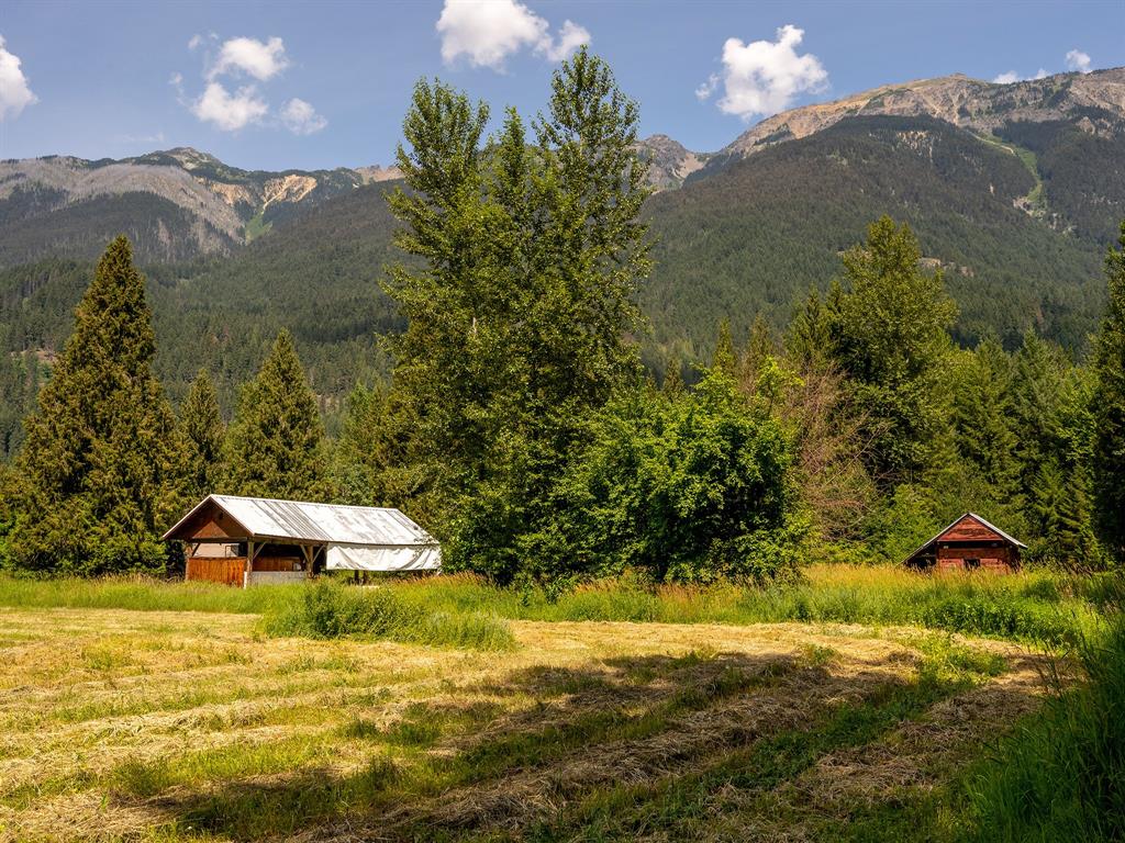 3085 Lois Road, Pemberton, BC, V0N 2L2 - 27