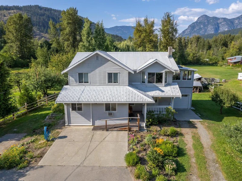 2003 Highway 99 Road, Pemberton BC