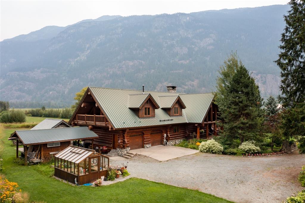 8225 Pemberton Meadows Road, Pemberton, BC, V0N 2L2