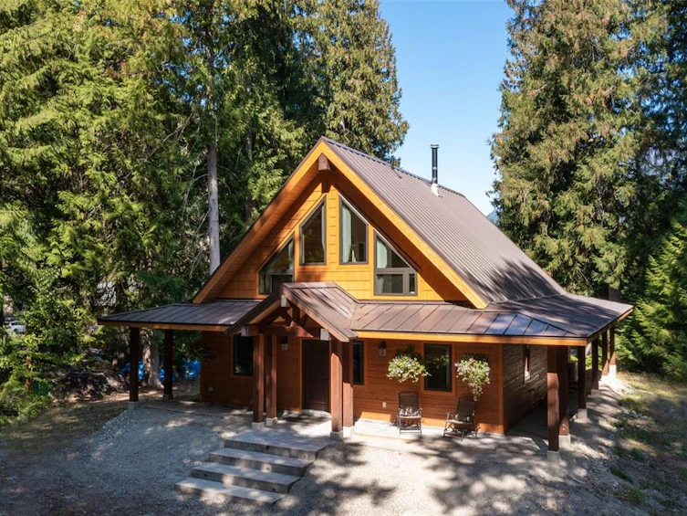1033 Cedar Grove Road, Pemberton, BC, V0N 2L2