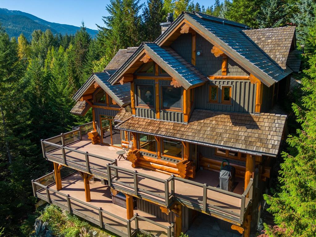 7448 Treetop Lane, Whistler, BC, V8E 0E9 - 2