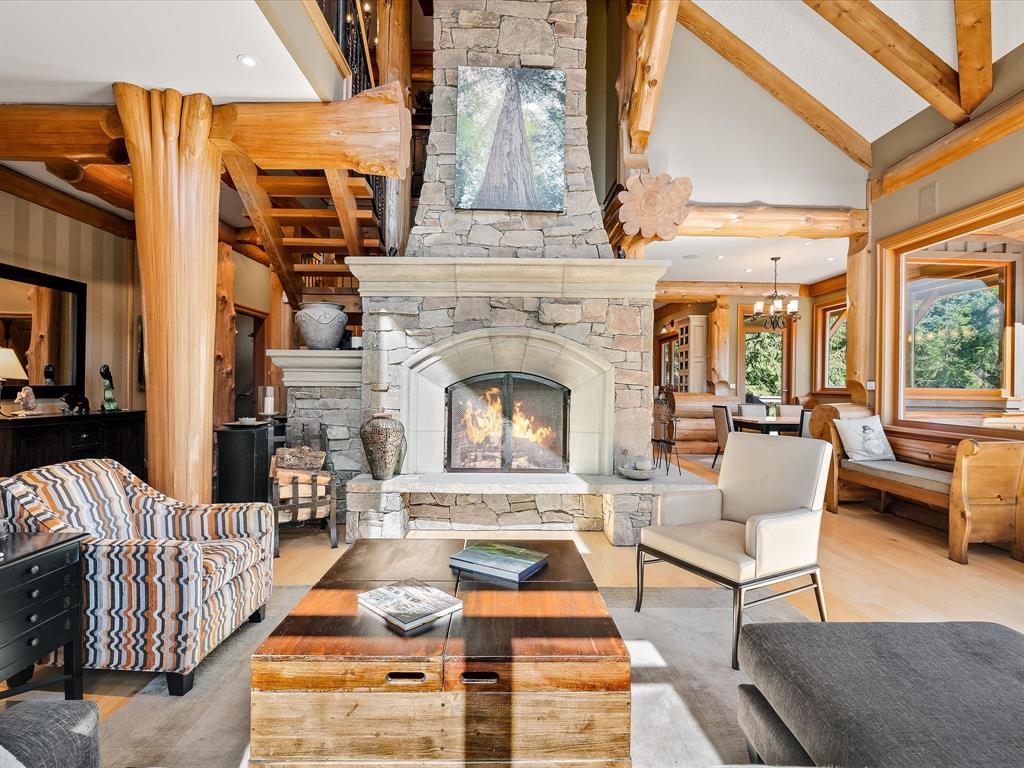 7448 Treetop Lane, Whistler, BC, V8E 0E9 - 6