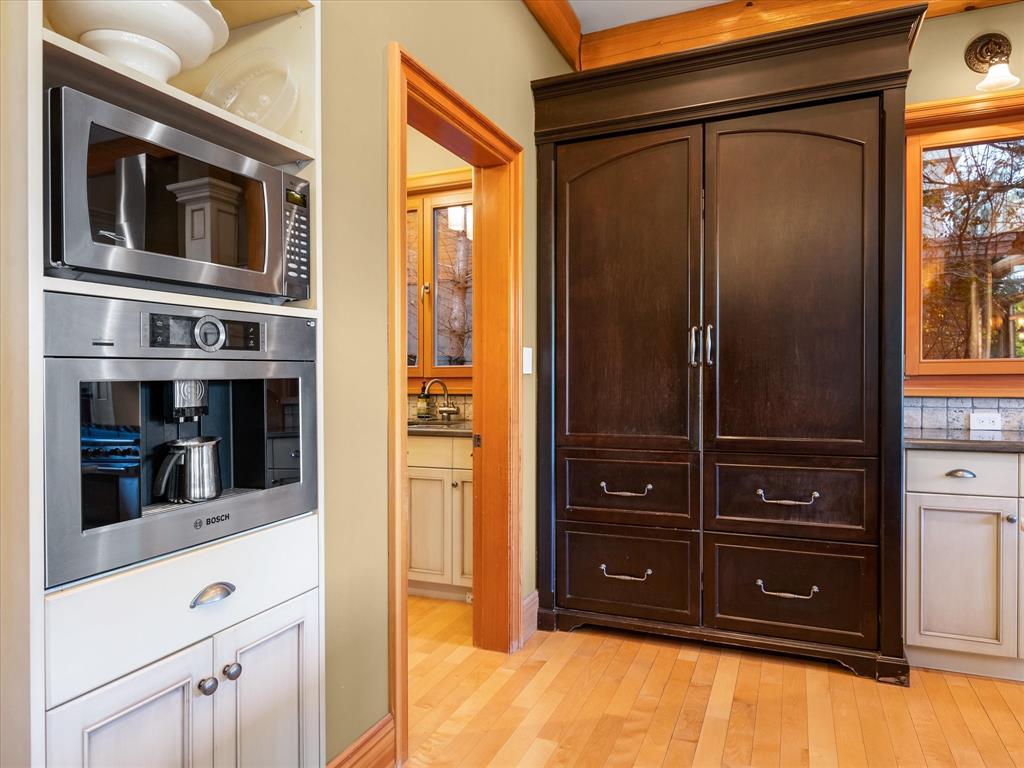 7448 Treetop Lane, Whistler, BC, V8E 0E9 - 14