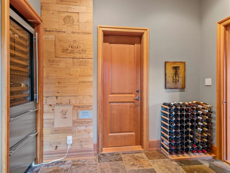 7448 Treetop Lane, Whistler, BC, V8E 0E9 - 18