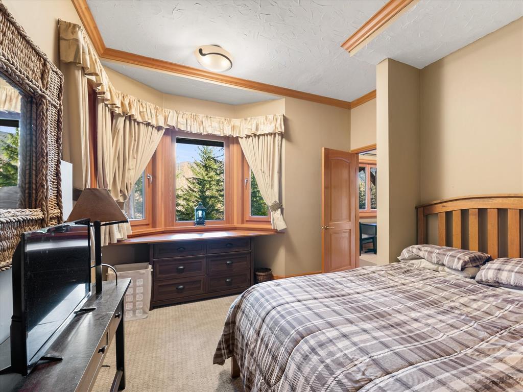 7448 Treetop Lane, Whistler, BC, V8E 0E9 - 20