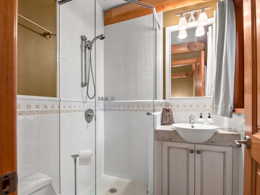 7448 Treetop Lane, Whistler, BC, V8E 0E9 - 21