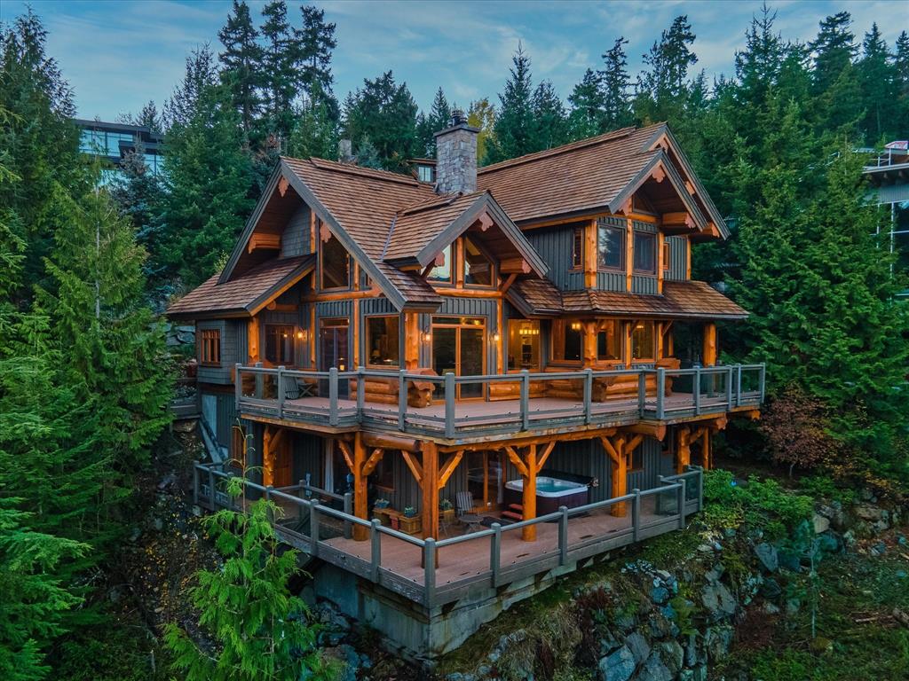 7448 Treetop Lane, Whistler, BC, V8E 0E9 - 30