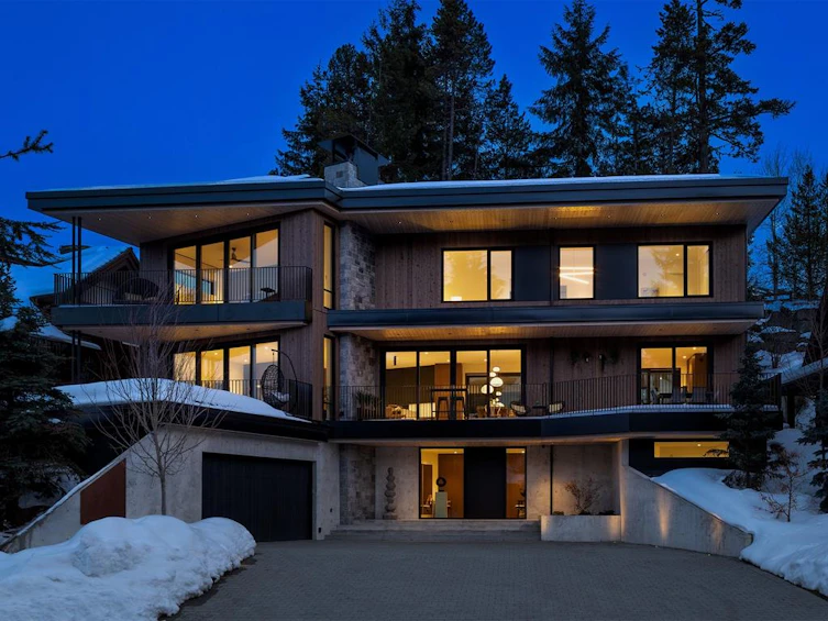 3565 Falcon Crescent, Whistler, BC, V8E 0B9