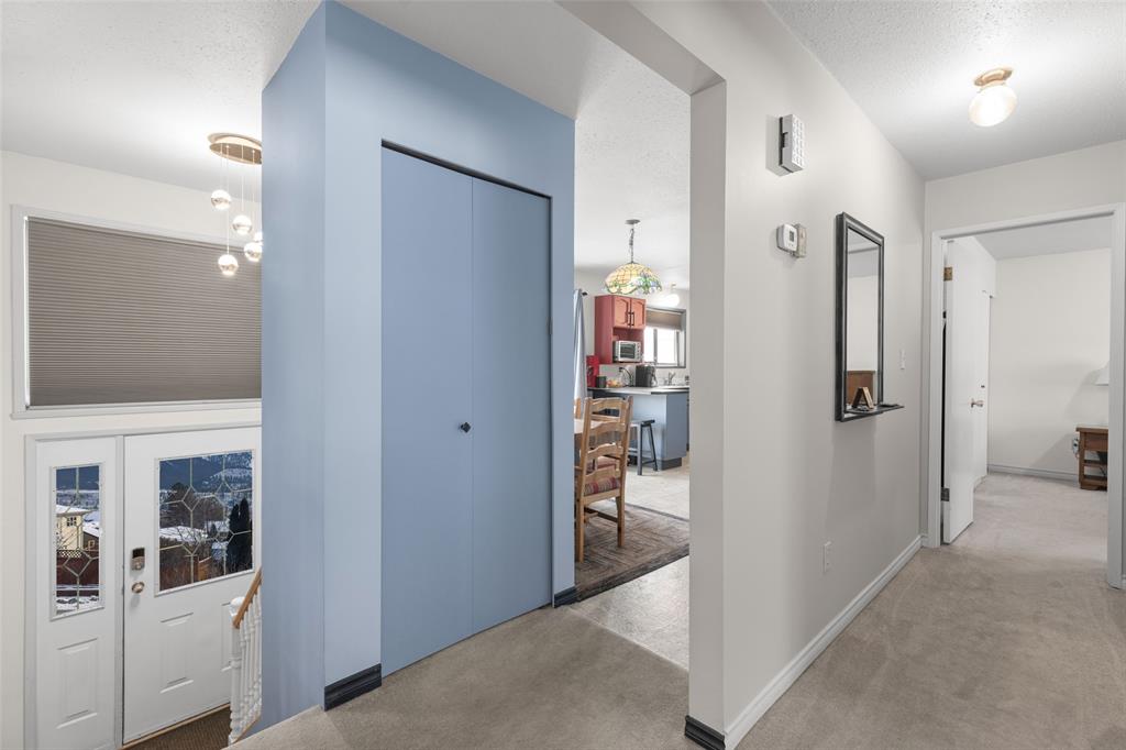 890 Eagleson Crescent, Lillooet, BC, V0K 1V0 - 2