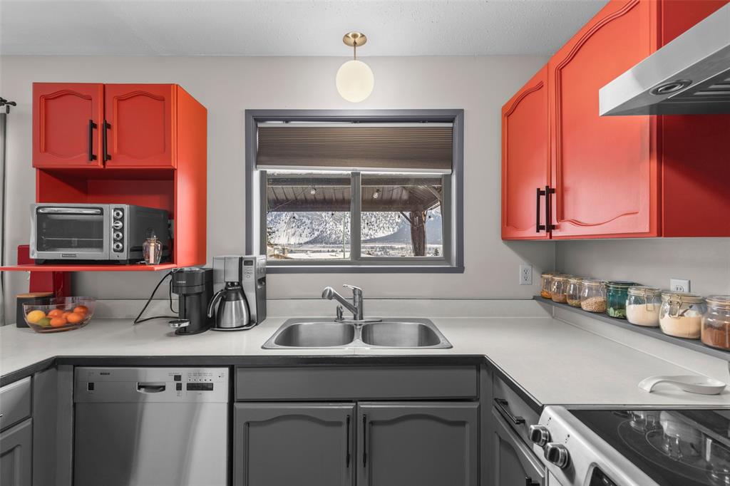890 Eagleson Crescent, Lillooet, BC, V0K 1V0 - 6