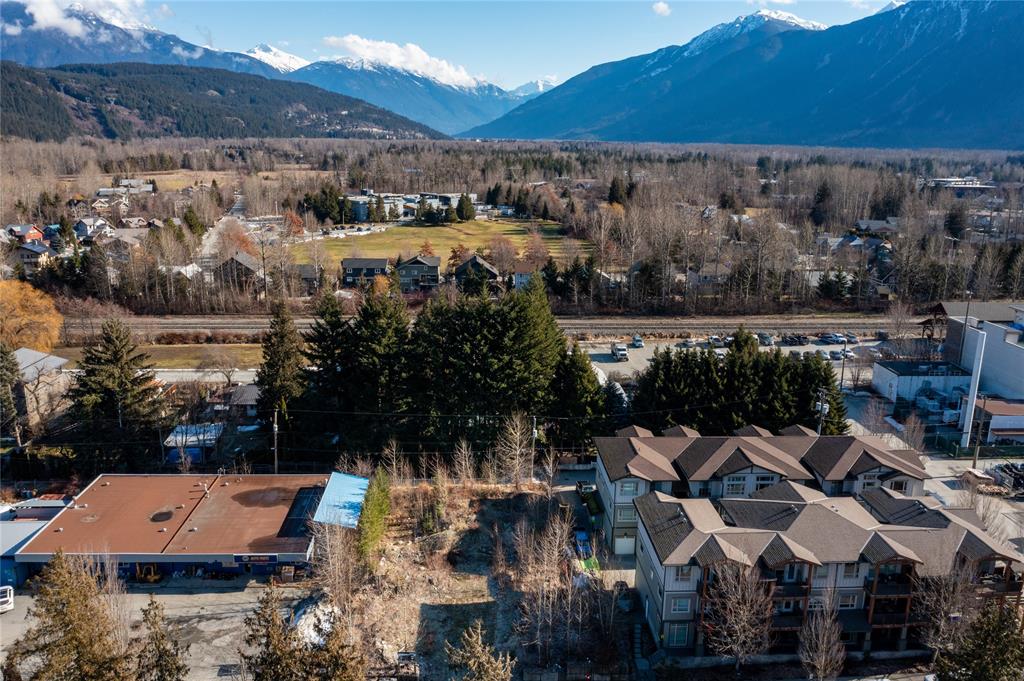 7454 Prospect Street, Pemberton, BC, V0N 2L0 - 4