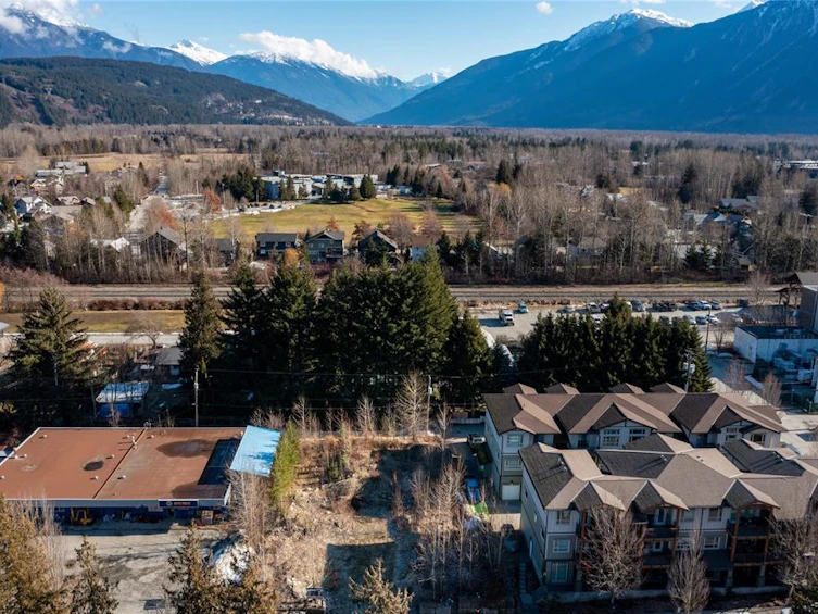 7454 Prospect Street, Pemberton, BC, V0N 2L0 - 4